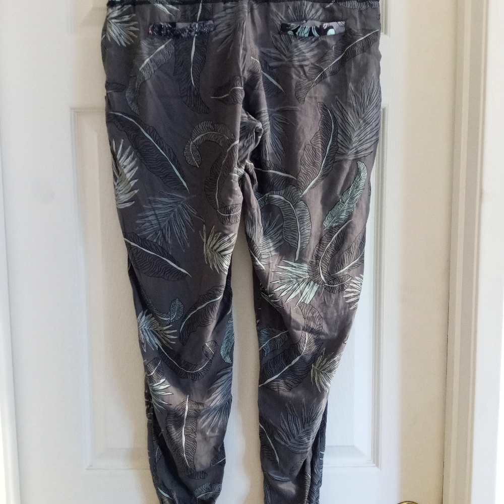 Maaji Palm Print Pants - Picture 2 of 5
